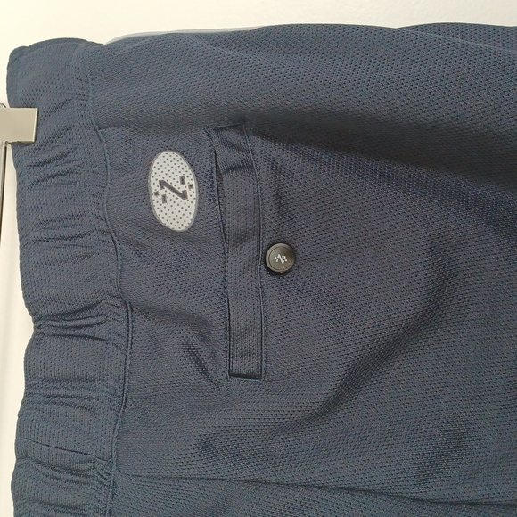 ✨3/$25✨ Izod Navy Blue Athletic Shorts - M - Picture 5 of 7